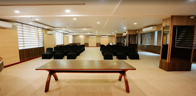 Daksh The Madhuvan Suites